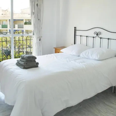 Great 2 Bedroom Near Puerto Banus *